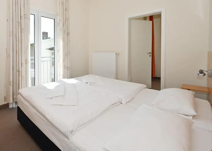 Appartement Strandnahe-ferienwohnung-8-villa-celia-sellin-fuer-6-personen-mit-wlan-sauna-insel-ruegen Sellin (Rugen)