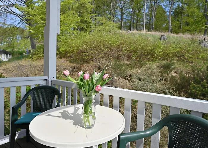 Strandnahe-ferienwohnung-8-villa-celia-sellin-fuer-6-personen-mit-wlan-sauna-insel-ruegen Appartement Sellin (Rugen)